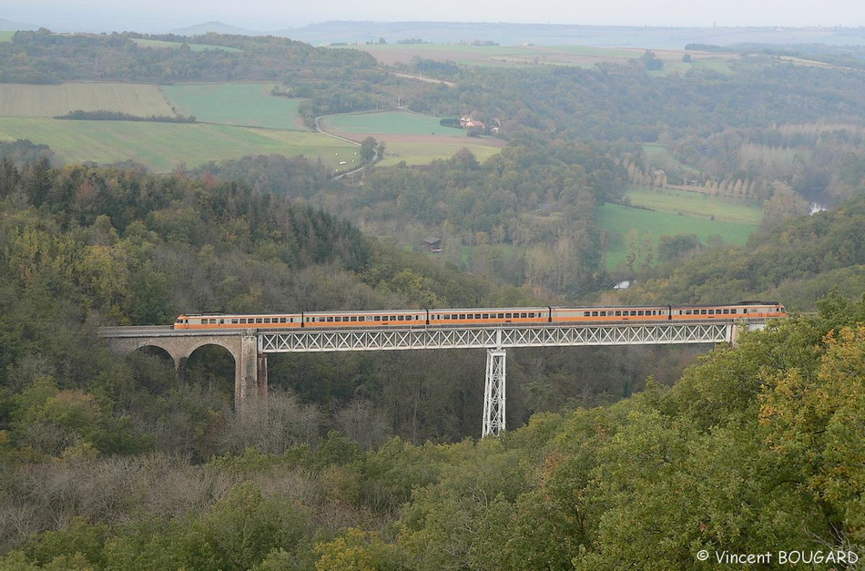 RTG T2013-T2014 on Neuvial's viaduct.