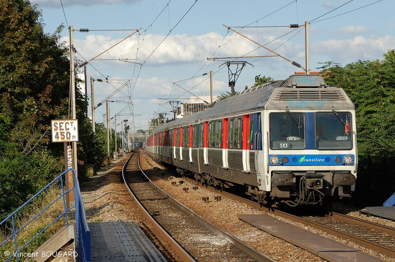 Z6513 at Courbevoie.