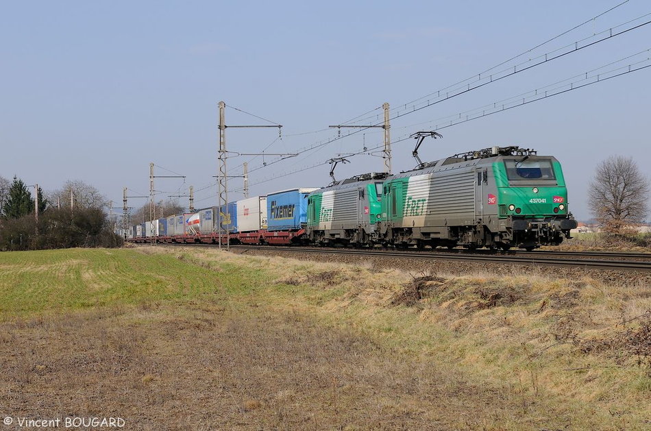 BB37041 and BB37034 at Quincieux.