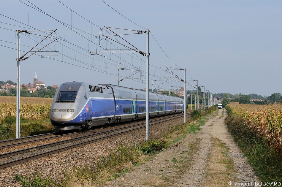 Le TGV Duplex 4713 à Hochfelden.