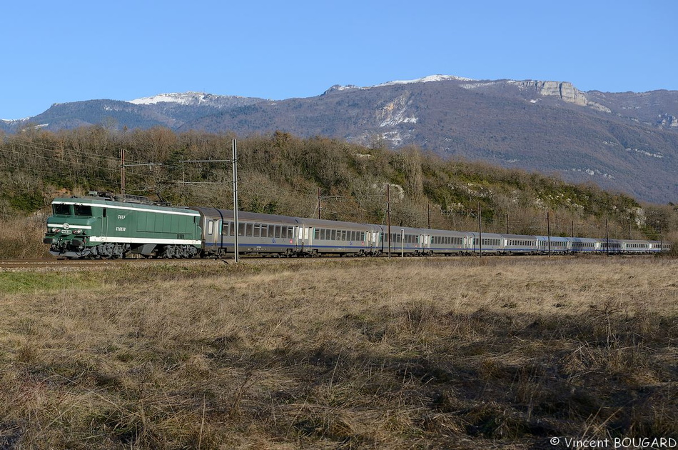 La CC6558 près d'Artemare.