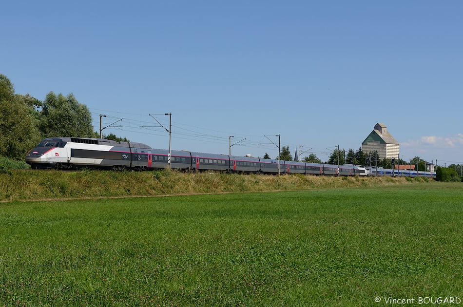 Le TGV Réseau 549 à Mommenheim.