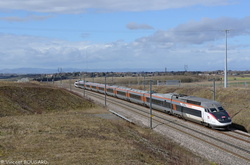 Le TGV IRIS 320 près de Beynost.