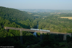 X2889 on Rouzat's viaduct.