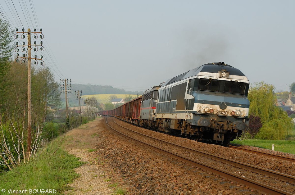 CC72070 and BB25208 at St Christophe-sur-le-Nais.