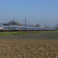 Le TGV POS 4401 à Beynost.