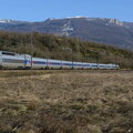 Le TGV POS 4408 près d'Artemare.