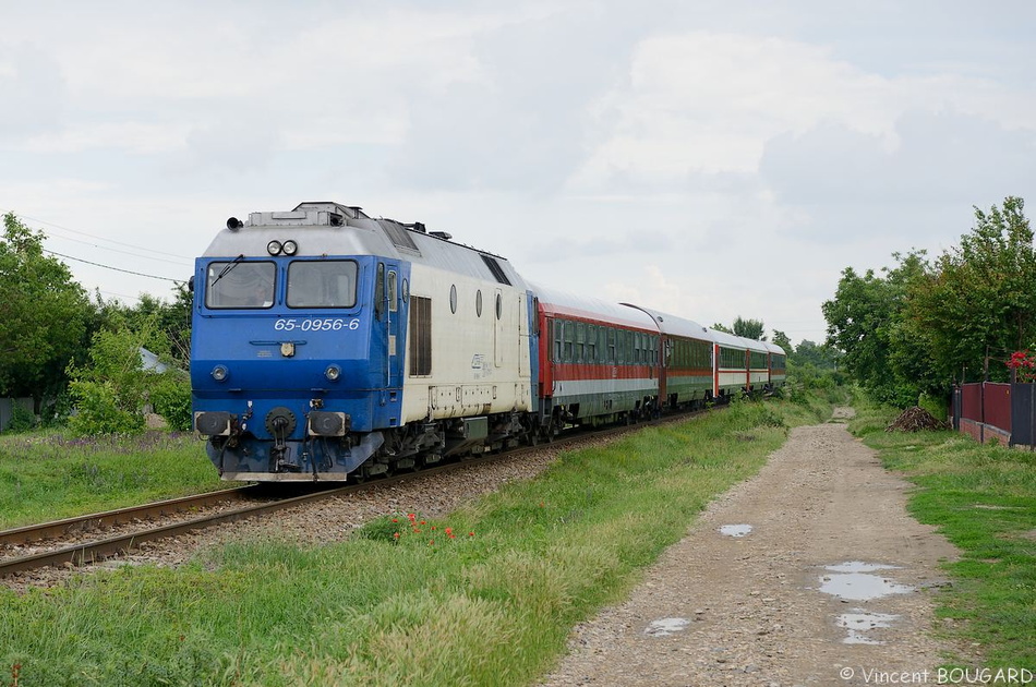 10_0956_munteni&Roumanie_1661&Bucarest-Iasi_Class65_20130607.jpg